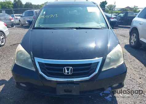 2008 Honda Odyssey Touring z USA, uszkodzony, nr VIN 5FNRL389X8B057385